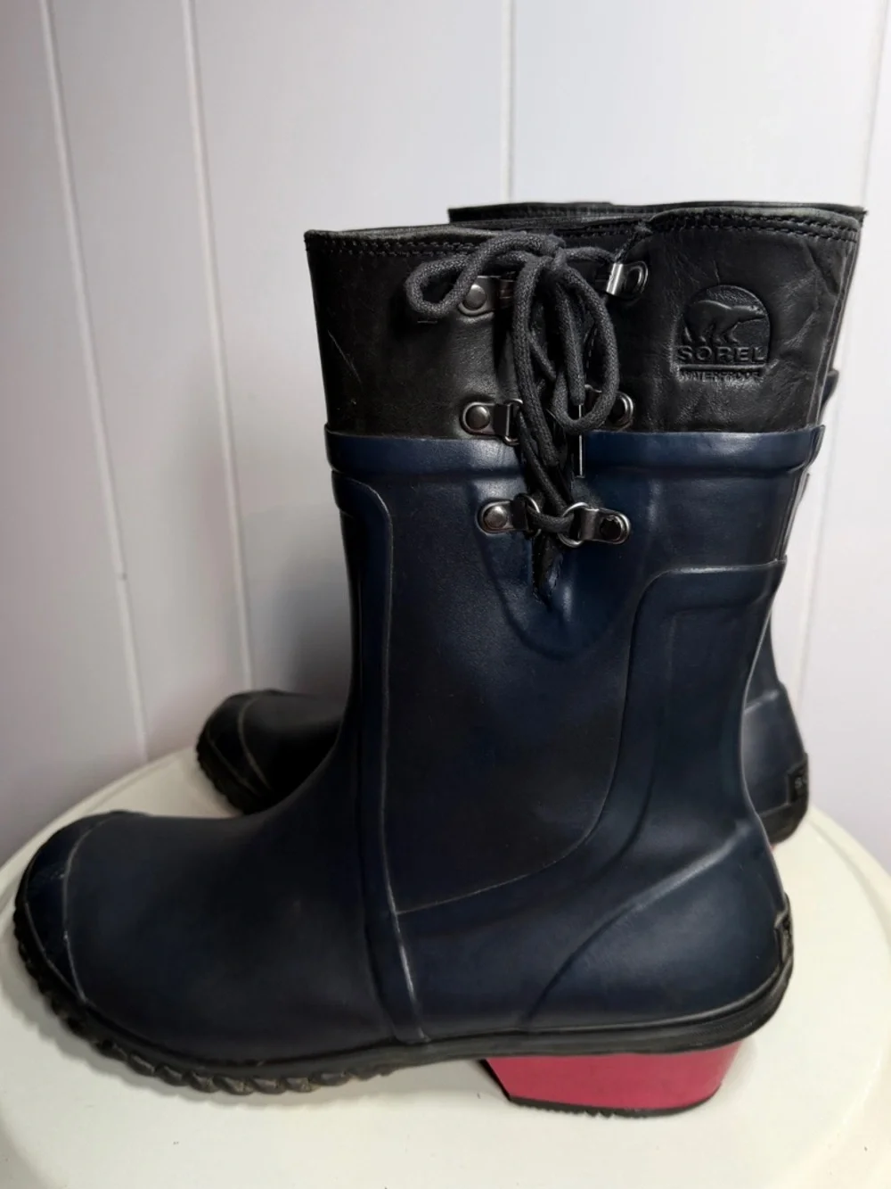 Sorel Black Navy Lace-Up Waterproof Boots with Red Heel - Size 11